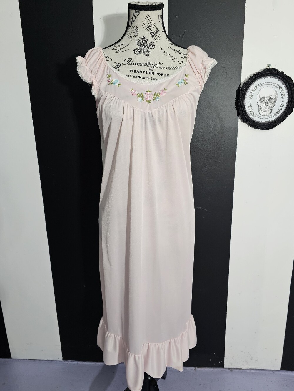 Vintage Pale Pink Embroidered Chemise